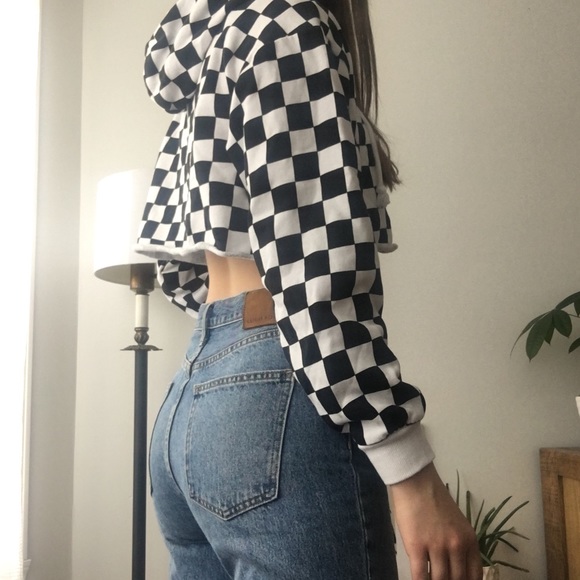 CHECKERED CROP TOP 🏁 - Picture 3 of 4